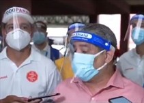 Noticia Radio Panamá | Protectores faciales y mascarillas son distribuidos por organizaciones cívicas y empresariales a usuarios del transporte