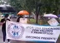 Noticia Radio Panamá | Agrupación de padres de familia con hijos en escuelas particulares siguen sin respuesta