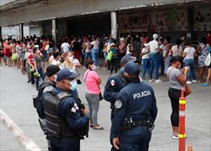 Noticia Radio Panamá | Personas en los centros comerciales no respetan los dos metros de distancia