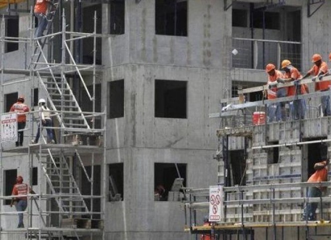 Noticia Radio Panamá | Más de 8 mil trabajadores de la construcción han sido reactivados en sus puestos durante las últimas semanas