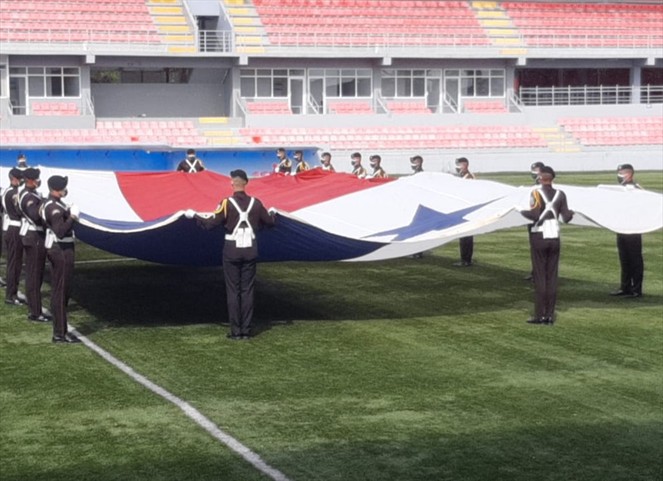 Noticia Radio Panamá | Realizan doblez de Bandera en desuso del Cerro Ancón