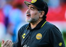 Noticia Radio Panamá | Fallece el astro del futbol Diego Armando Maradona