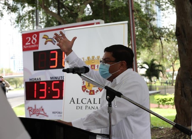 Noticia Radio Panamá | Activan reloj con cuenta regresiva hacia el Bicentenario de la Independencia de Panamá de España