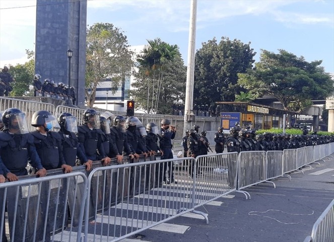 Noticia Radio Panamá | Subdirector de la Policía Nacional reacciona ante video sobre agresión contra manifestante