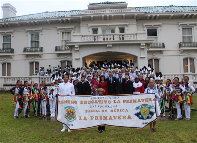 Noticia Radio Panamá | Banda de música panameña participa en Desfile de las Rosas