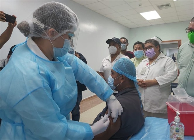 Noticia Radio Panamá | Sin Filtro: ¿Hubo transparencia en la vacunación contra el COVID-19?