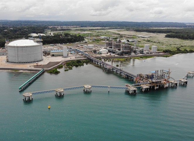 Noticia Radio Panamá | Canal de Panamá registra marca de tránsitos y tonelaje de gas natural licuado