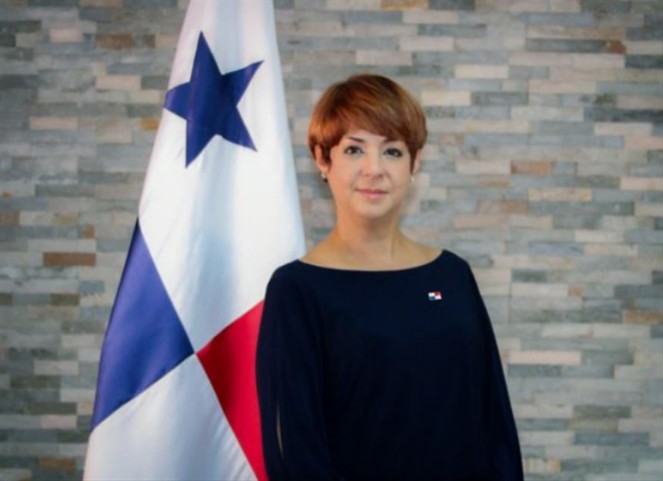 Noticia Radio Panamá | Mayra Silvera es obligada a renunciar a su cargo en SENNIAF