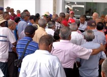 Noticia Radio Panamá | Jubilados no han recibido apoyo por parte del gobierno durante la pandemia