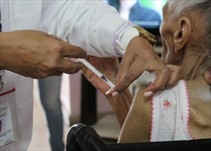 Noticia Radio Panamá | Se cumple tercer día de vacunación contra el Covid-19 en el circuito 8-8