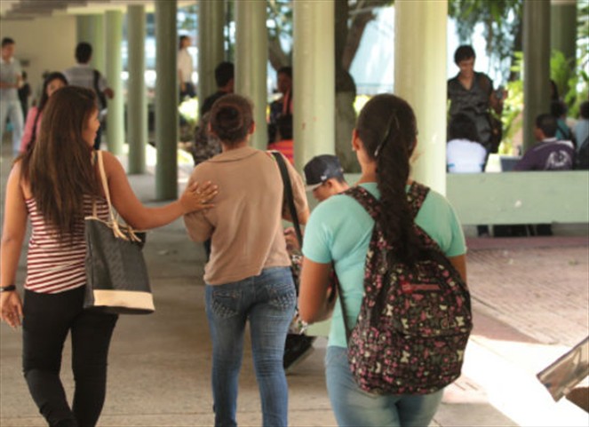 Noticia Radio Panamá | Universitarios entregarán documentos a través de citas en el Ifarhu
