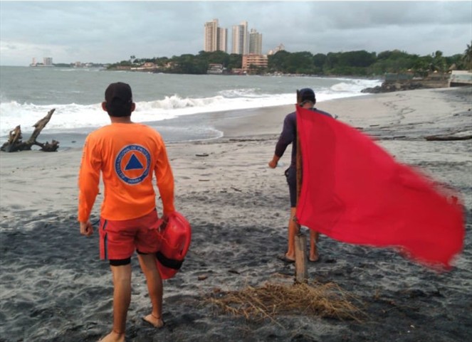 Noticia Radio Panamá | Sinaproc realiza operativos tras paso de frente frío y bandera roja en playas