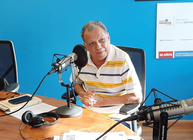 Noticia Radio Panamá | Olimpo Sáez presenta su libro «Los Domingueros de Olimpo»