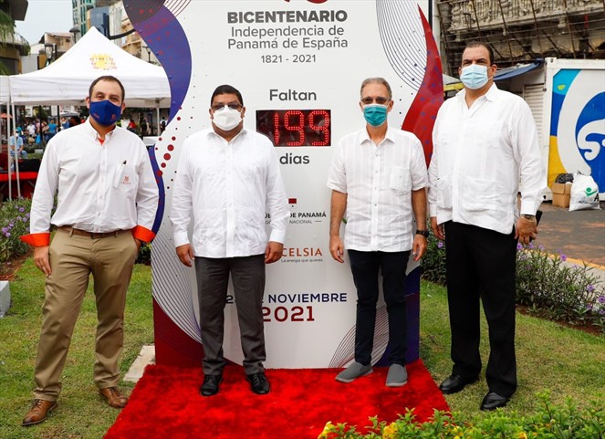Noticia Radio Panamá | Develan relojes conmemorativos como parte de preparativos para el Bicentenario de la Independencia de Panamá de España