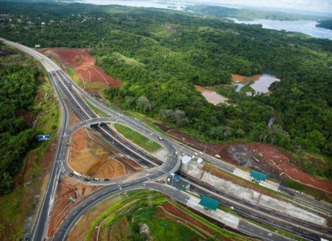 Noticia Radio Panamá | Trabajos de izaje de cercha metálica afectará parcialmente tráfico vehicular en Autopista Madden Gatún
