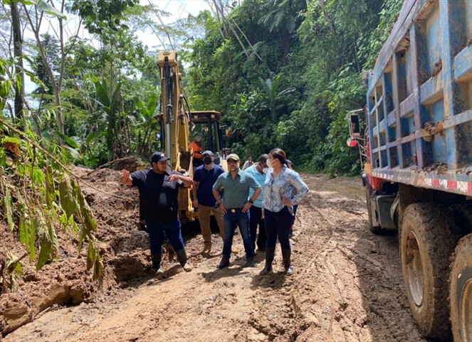 Noticia Radio Panamá | Ministro Sabonge realiza recorrido en Bocas del Toro tras las intensas lluvias del fin de semana