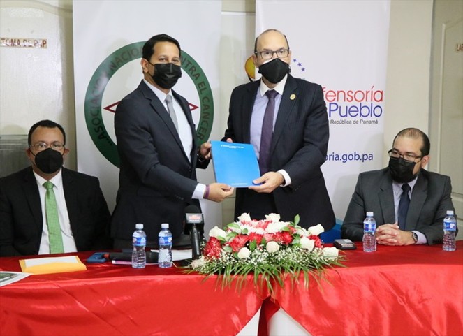 Noticia Radio Panamá | Defensoría del Pueblo recibe estados financieros de la ANCEC
