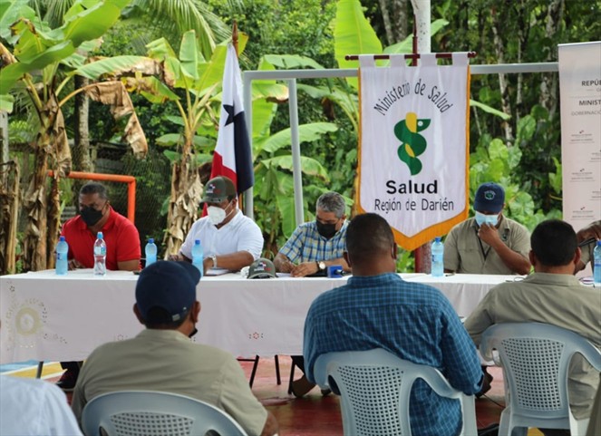 Noticia Radio Panamá | COVID-19, malaria y migrantes, temas abordados por el Ministro Sucre en Darién