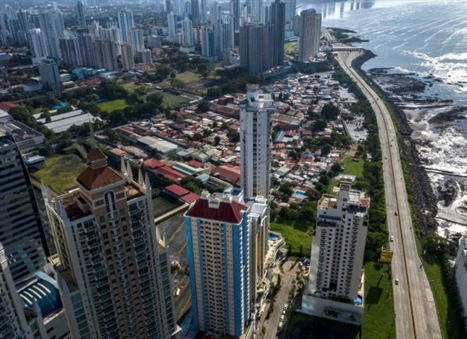 Noticia Radio Panamá | La realidad económica en medio de la pandemia/ Economista Luis Morán