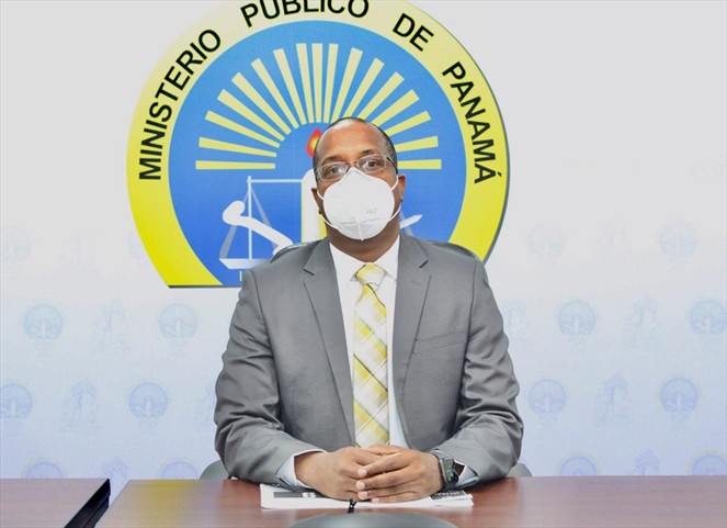 Noticia Radio Panamá | Procurador solicitará audiencia para imputar cargos a dos personas involucradas en vacunación clandestina