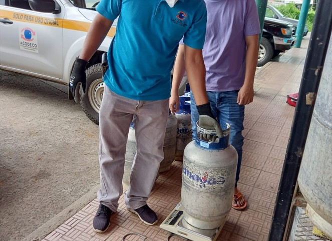 Noticia Radio Panamá | Acodeco verifica denuncia sobre gas licuado de cocinar
