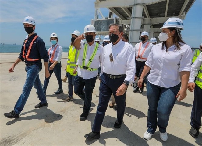 Noticia Radio Panamá | Presidente Cortizo recorre la nueva Terminal de Cruceros de Panamá