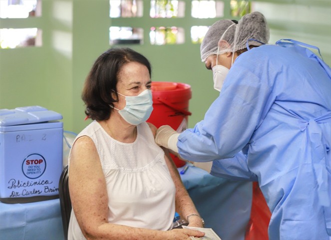 Noticia Radio Panamá | Más de 38 mil vacunas se han aplicado en hospitales privados