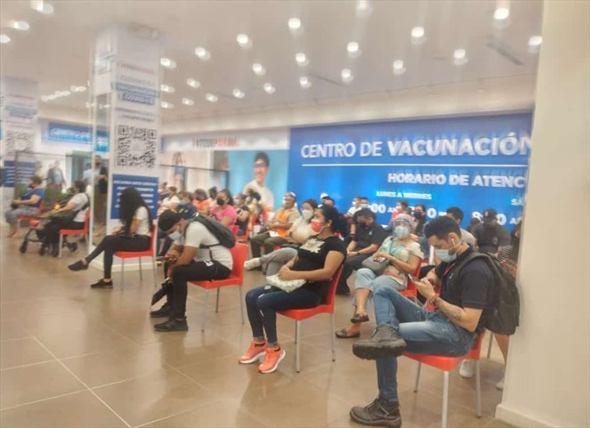 Noticia Radio Panamá | Inauguran punto de vacunación en centro comercial Metromall en San Miguelito