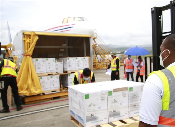 Noticia Radio Panamá | Panamá recibe trigésimo quinto lote de vacunas de la farmacéutica Pfizer