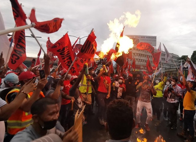 Noticia Radio Panamá | Gremios sindicales protestaron en contra de las reformas electorales, la corrupción y aumento de la edad de jubilación