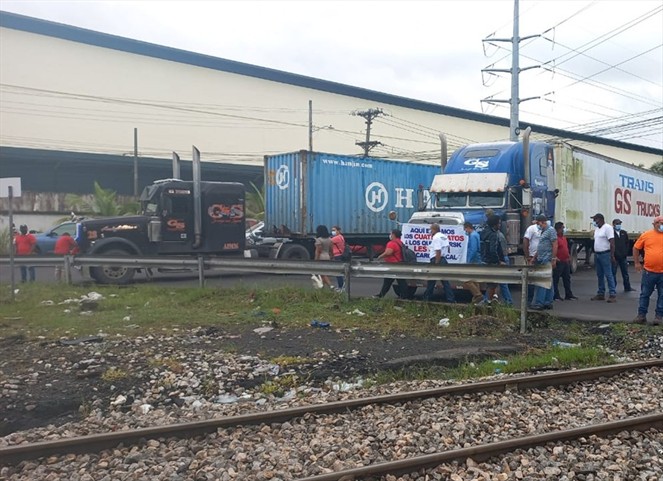 Noticia Radio Panamá | Transportistas de carga rechazan declaraciones del gobierno sobre el paro indefinido
