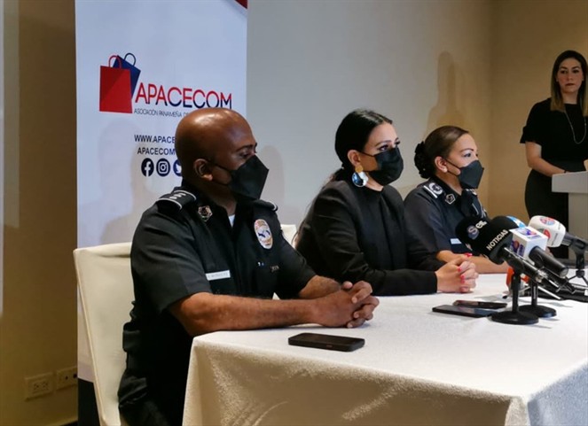 Noticia Radio Panamá | Unas 700 unidades policiales brindarán vigilancia durante el Black Week