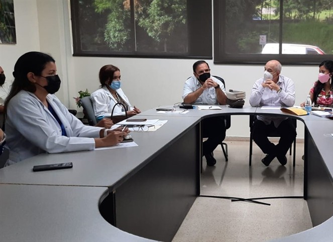 Noticia Radio Panamá | Este lunes continúa el paro de labores por el personal de salud del Hospital San Miguel Arcángel