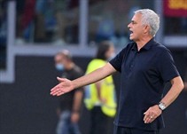 Noticia Radio Panamá | Mourinho amenaza la recuperación de Juventus, Nápoles a afianzarse en el liderato
