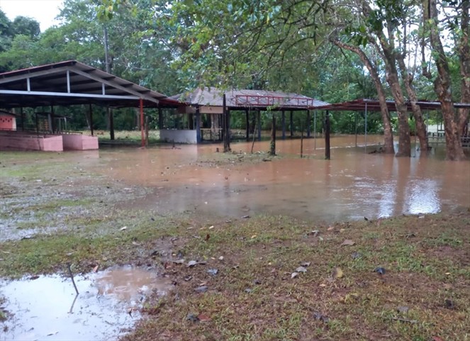 Noticia Radio Panamá | Fuertes lluvias en Veraguas causan desbordamiento de ríos e inundaciones
