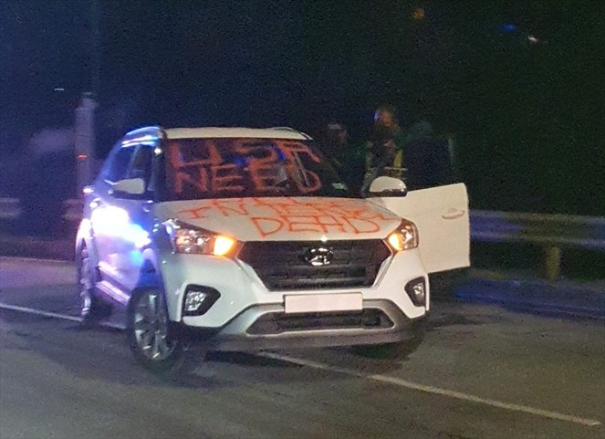 Noticia Radio Panamá | Persona que rayó el auto con extraño mensaje en el Corredor Sur fue sancionada