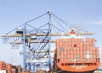 Noticia Radio Panamá | Analista marítimo se refiere a la crisis de los contenedores y cómo afecta a Panamá