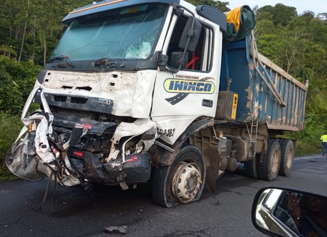 Noticia Radio Panamá | Tres personas pierden la vida en accidente de tránsito en Bocas del Toro