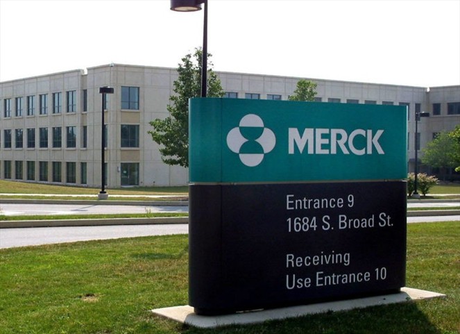 Featured image for “Optimista por su medicamento anticovid, Merck eleva sus previsiones”