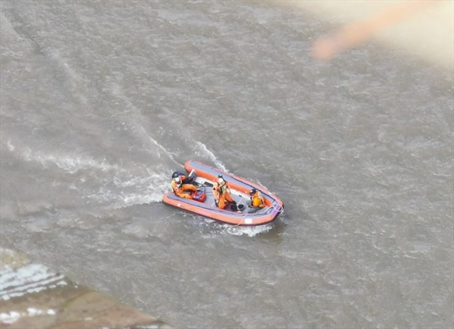Noticia Radio Panamá | Buscan cuerpo de mujer que se lanzó desde el Puente Centenario