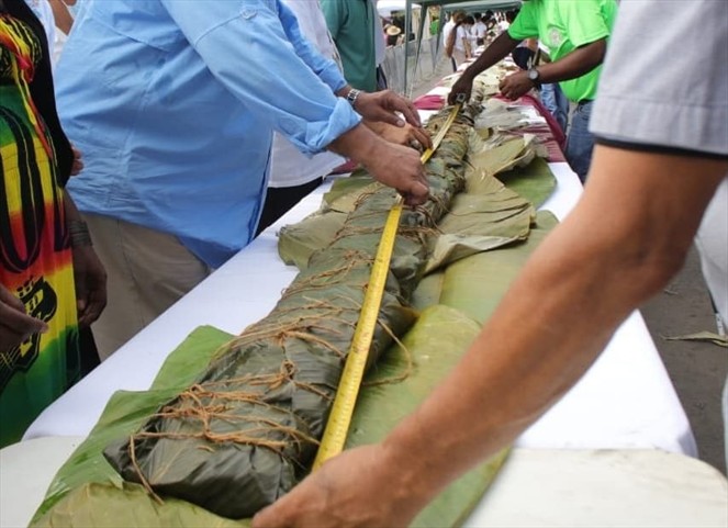 Noticia Radio Panamá | Este domingo hicieron el tamal más grande del mundo en Las Mañanitas, denominado ‘Tamal Bicentenario’