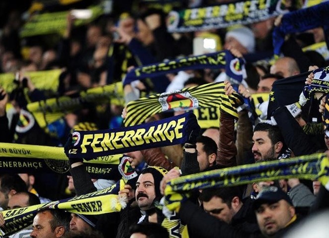 Noticia Radio Panamá | Muere por crisis cardíaca aficionado del Fenerbahçe tras gol en minuto 94
