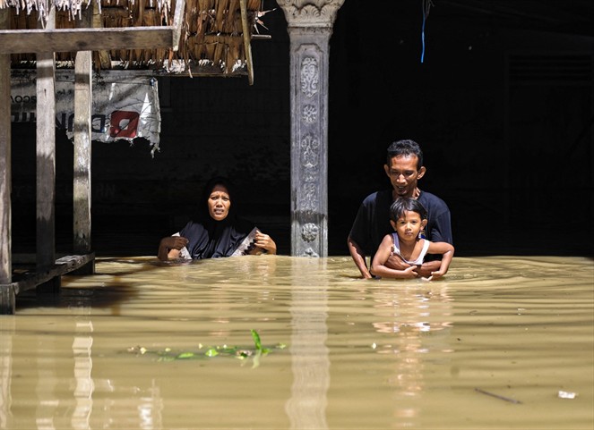 Featured image for “Miles de evacuados en Indonesia por inundaciones atribuidas a deforestación”