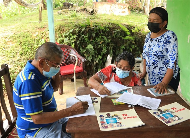 Noticia Radio Panamá | Más de mil panameños aprendieron a leer y escribir durante el 2021