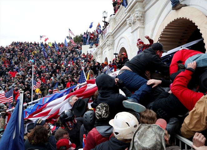 Featured image for “Comisión legislativa sobre disturbios en el Capitolio pide informes a presentador de Fox News”