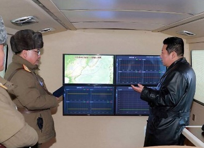 Featured image for “Corea del Norte anuncia una prueba de misil hipersónico supervisada por Kim Jong Un”