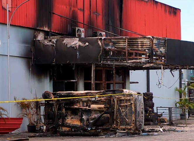 Featured image for “Al menos 19 muertos tras reyerta e incendio en una discoteca de Indonesia”