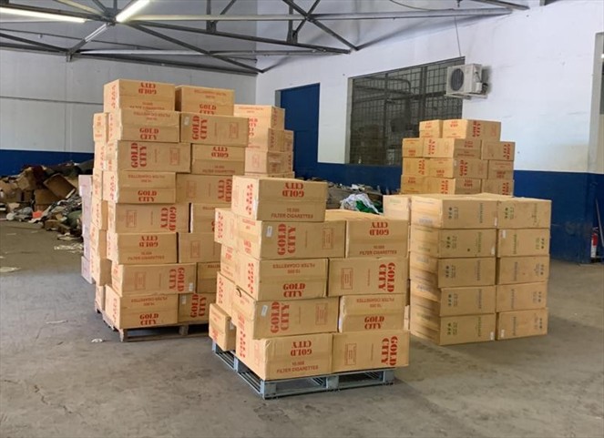 Noticia Radio Panamá | Aduanas decomisa más de 230 pacas de cigarrillos de contrabando, lo que representa unos $170 mil