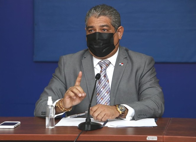 Noticia Radio Panamá | Ministro de Salud, Luis Francisco Sucre dejará su cargo por problemas de salud