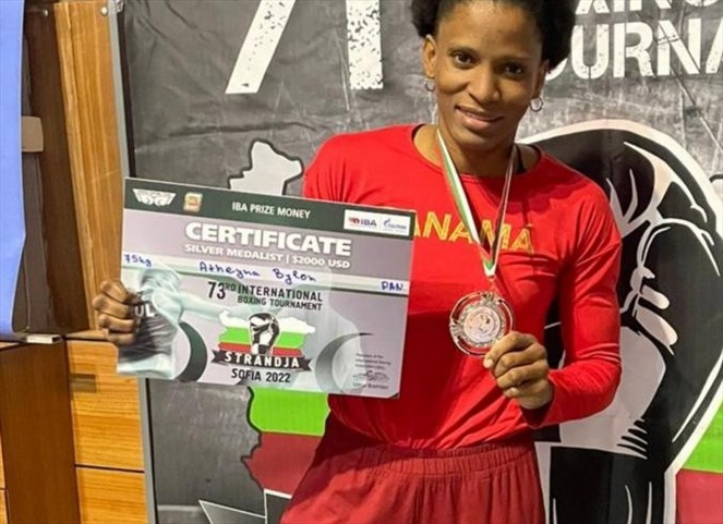 Noticia Radio Panamá | Atheyna Bylon gana medalla de plata y hace historia en el Strandja Toufnament